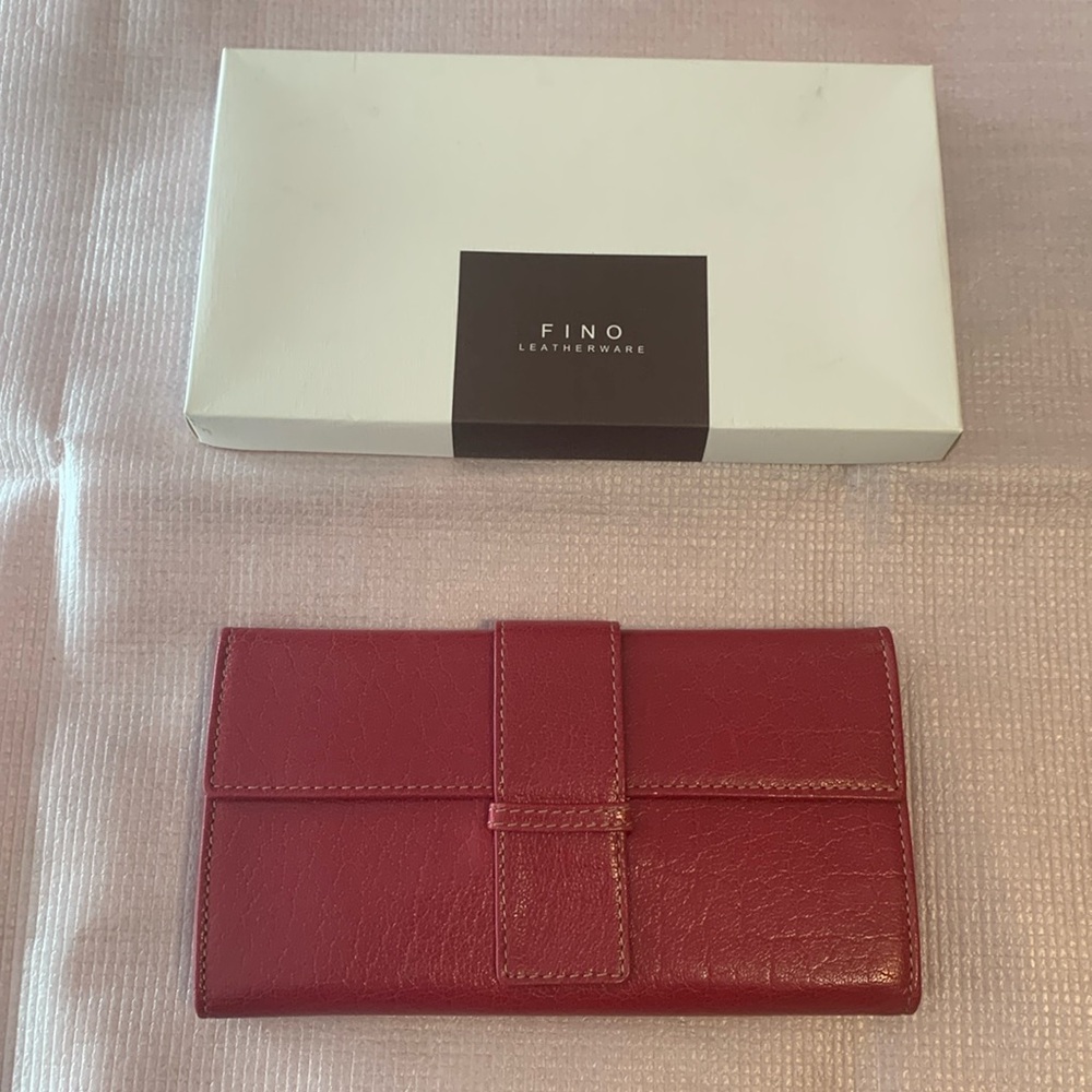 Fino leatherware wallet. New in box.